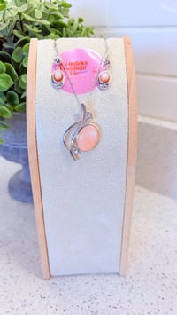 Pastel Pink Mother of Pearl Curve Pendant
