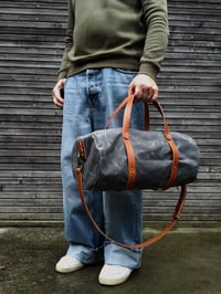 Image 5 of Barrel bag, gym bag made in waxed canvas