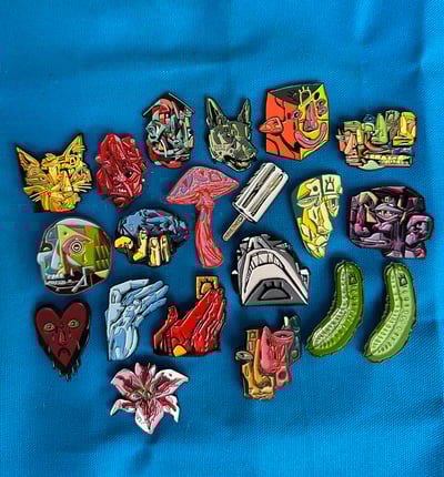 Image of Enamel pins 