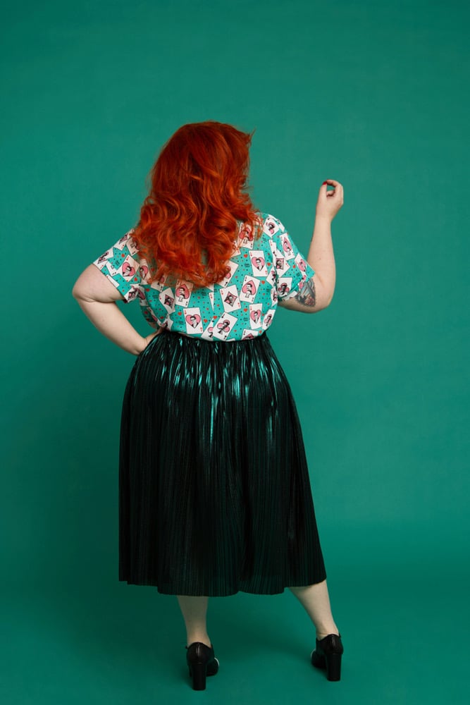 Image of Falda Barbara King