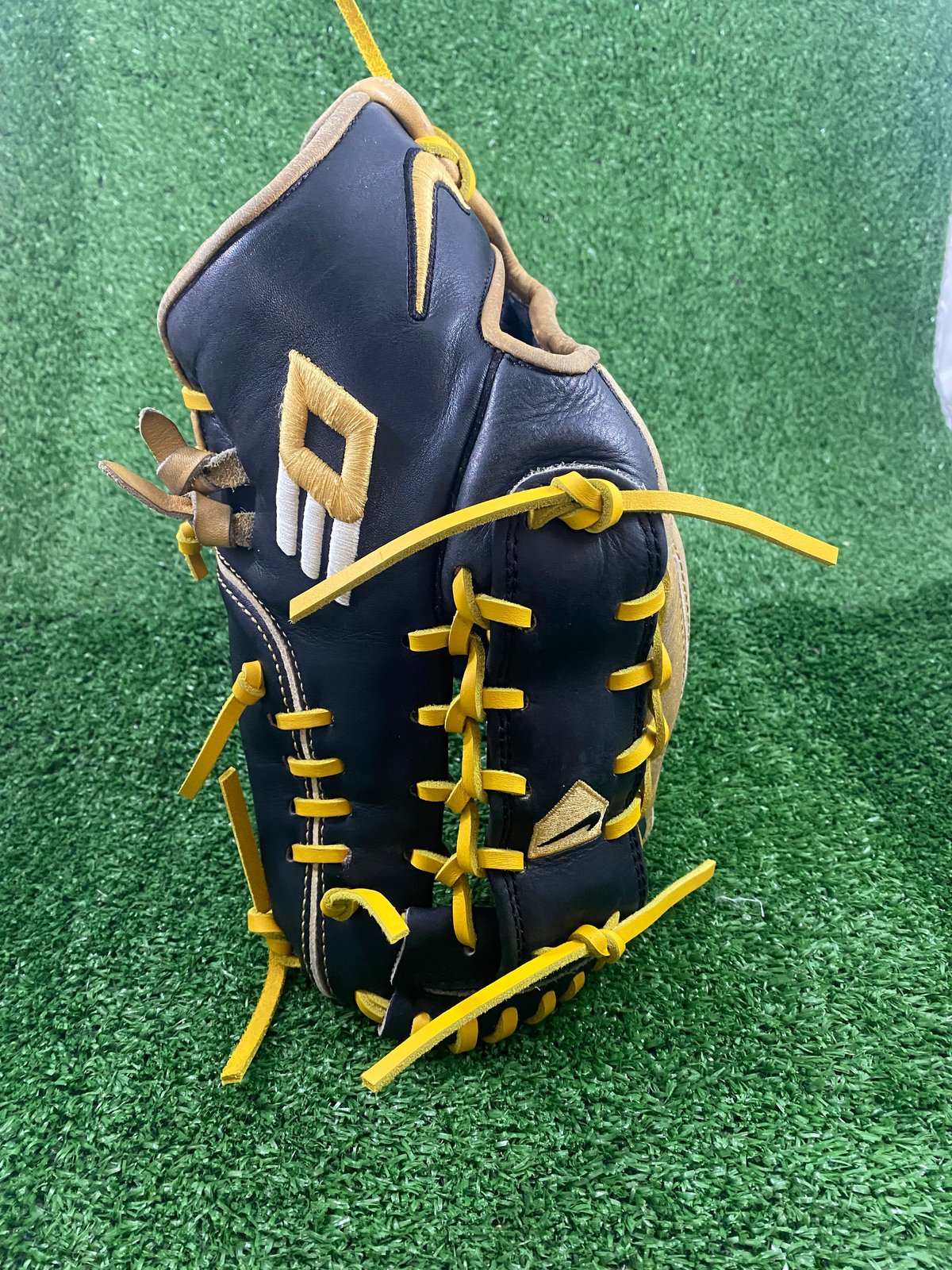 Nike Diamond Elite Show DWP Red Clay Gloveworks