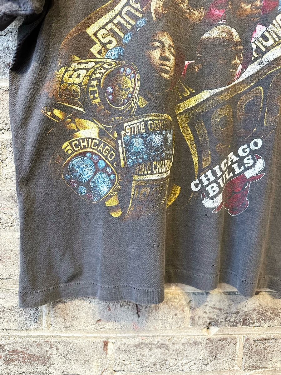 Image of 1996 VINTAGE “CHICAGO BULLS 1996 NBA WORLD CHAMPIONS” SINGLE-STITCHED RAP TEE, SIZE: XL 