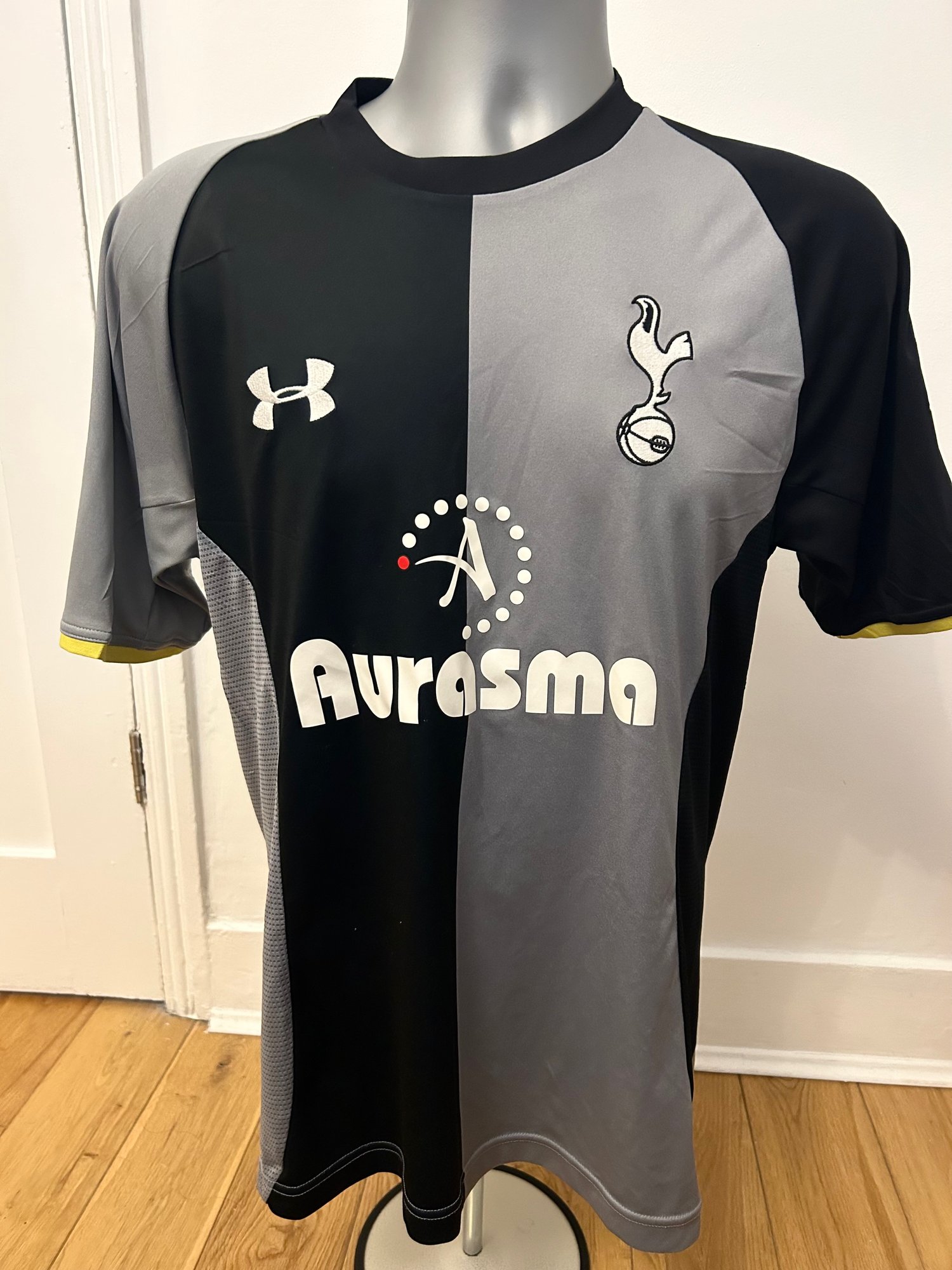 Image of Tottenham Hotspur “DEFOE 18” 2012/13 Third Shirt + PL patches (M)