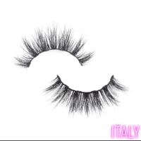 Image 2 of Italy Magnetic Lash
