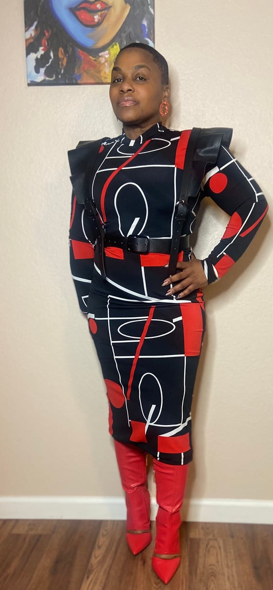 Image of Black, Red & White Abstract Print Midi Dress 