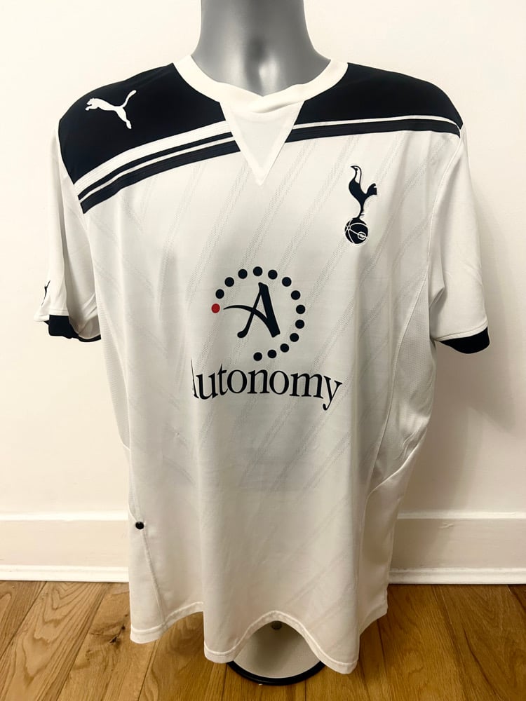 Image of Tottenham Hotspur “MODRIĆ 14” 2010/11 Home Shirt + patches (L)