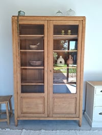 Image 1 of VITRINE PARISIENNE 