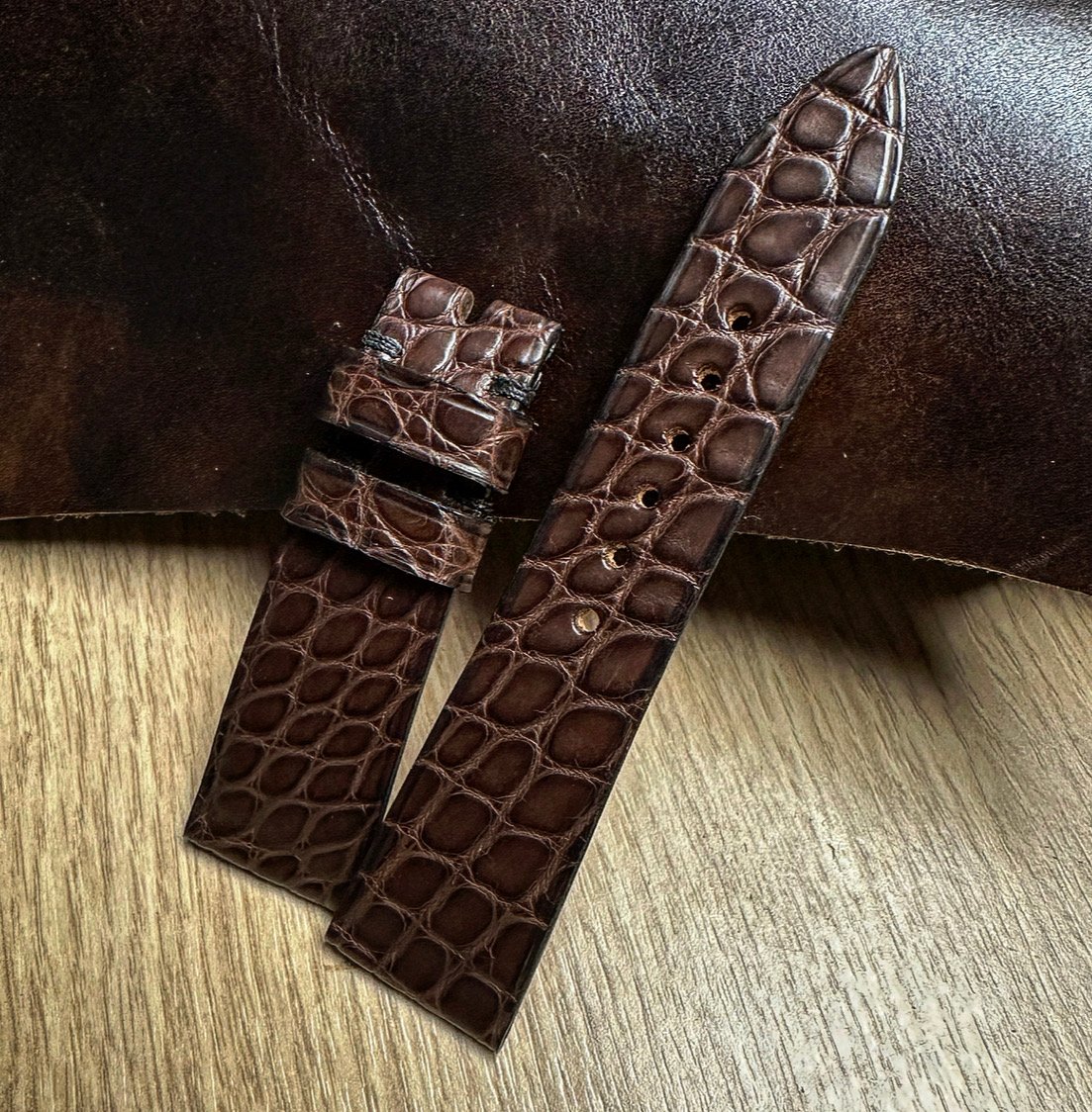 Vintage Brown Alligator flank classic watch strap | Huitcinq1988