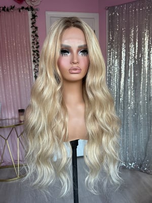 Image of human hair honey blonde (ready to ship)
