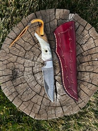 Image 2 of Damascus steel w/leather sheath