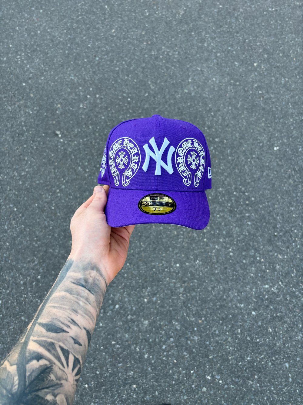 Image of  SILVER METALLIC BRIM PURPLE NEW YORK YANKEES CUSTOM FITTED CAP