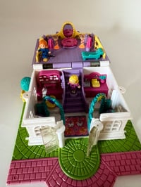 Image 8 of Ensemble bracelet et Polly Pocket Le magasin de robes de mariées