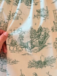 Image 5 of Jupette toile de Jouy de Noël verte