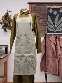 Image 1 of Matricaria • Unisex organic cotton apron 