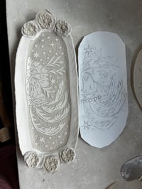 SIGNATURE | white sgraffito tray