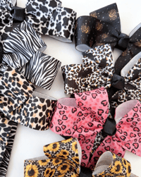 Image 3 of Patterned 4" bows