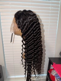Image 2 of 28 inch deep wave wig