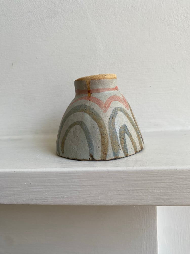 Deep footed bowl (soft black/red crest) Image 4