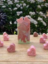 Image 1 of ROSE MINT TO BE MINE.  Oatmeal  Rose Gold Soap / Jabón de Avena 