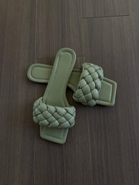 green tangled sandals (sz 8)