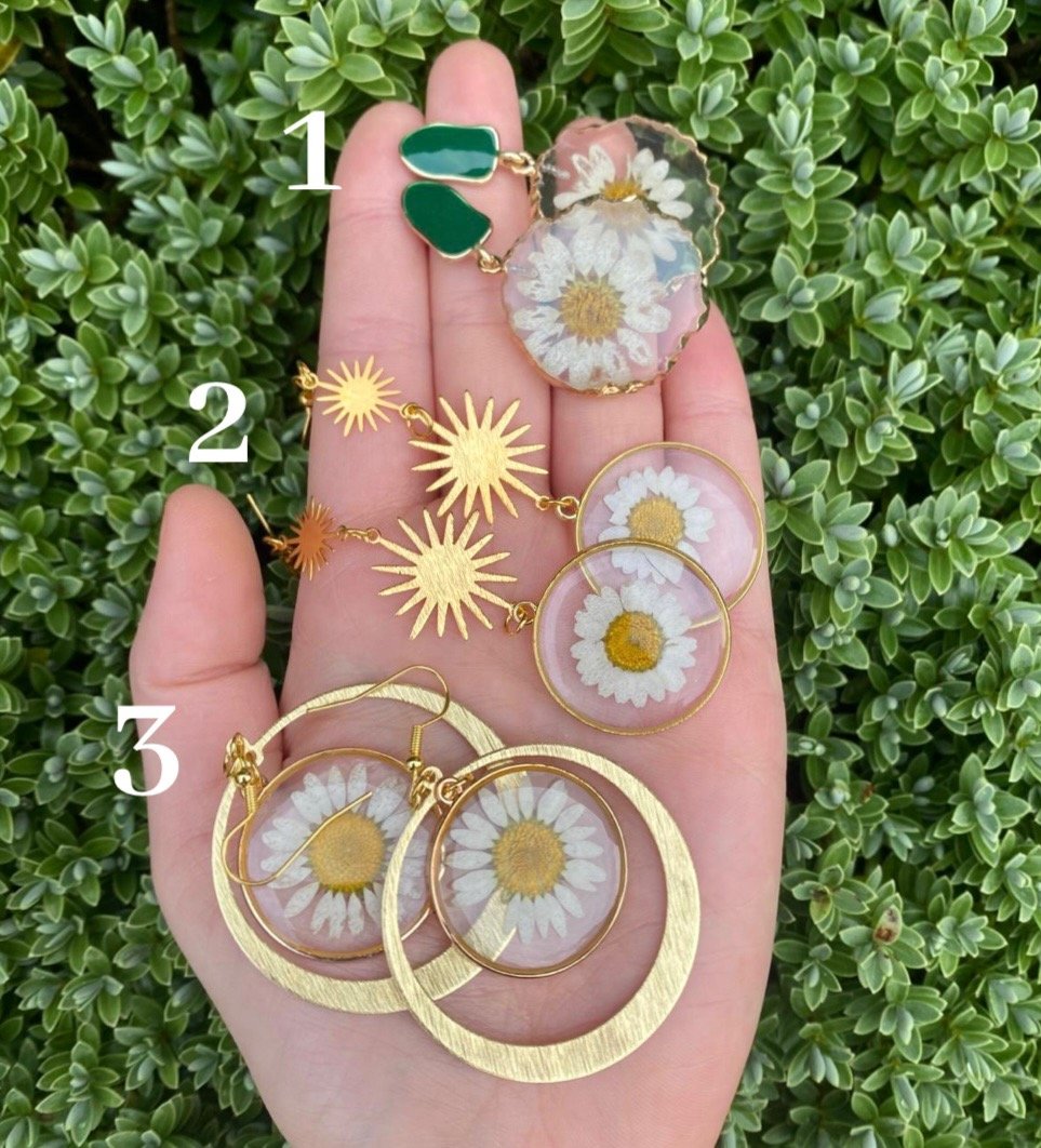 cover me in daisies earrings!