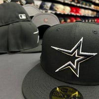 Image 1 of New Era 59Fifty Black- White Shooting Star