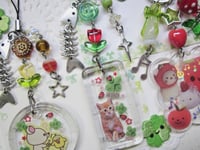 Image 4 of resin clover keychains.𖥔 ݁ ˖𓂃.☘︎ ݁