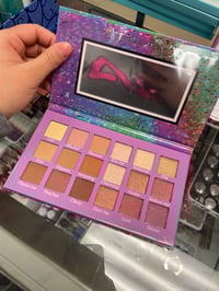 Image 2 of Romantic beauty tease me eyeshadow palette 