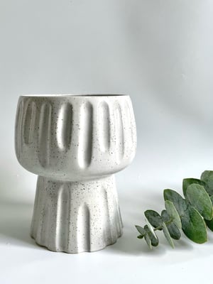 Image of Pedestal planter 2