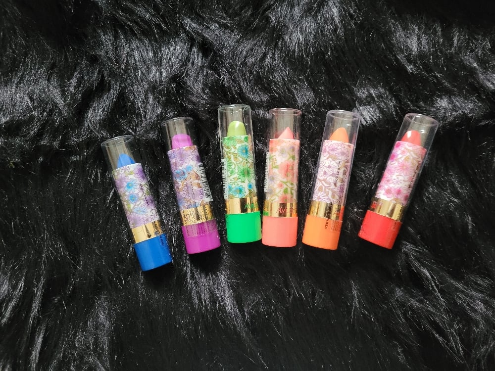 Lip Balm Bundle.  You will get 6 lip balm