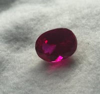 Image 4 of Enhanced Pink Sapphire Oval-cut, 14ct