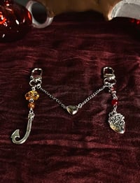 Image 2 of ‘Hooked on a heart’ keychain 