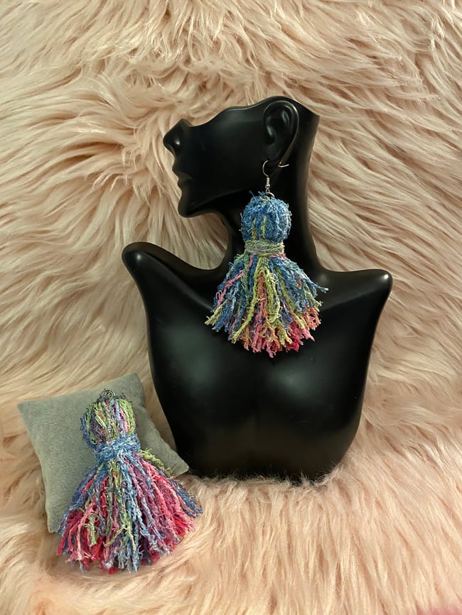 Short Tassel Earrings Multi Color (Cotton)
