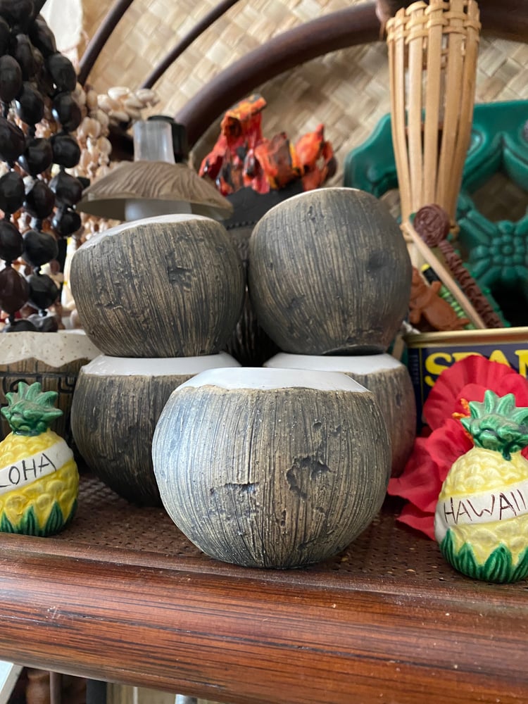 Image of Single Classic Brown Coconut Cup
