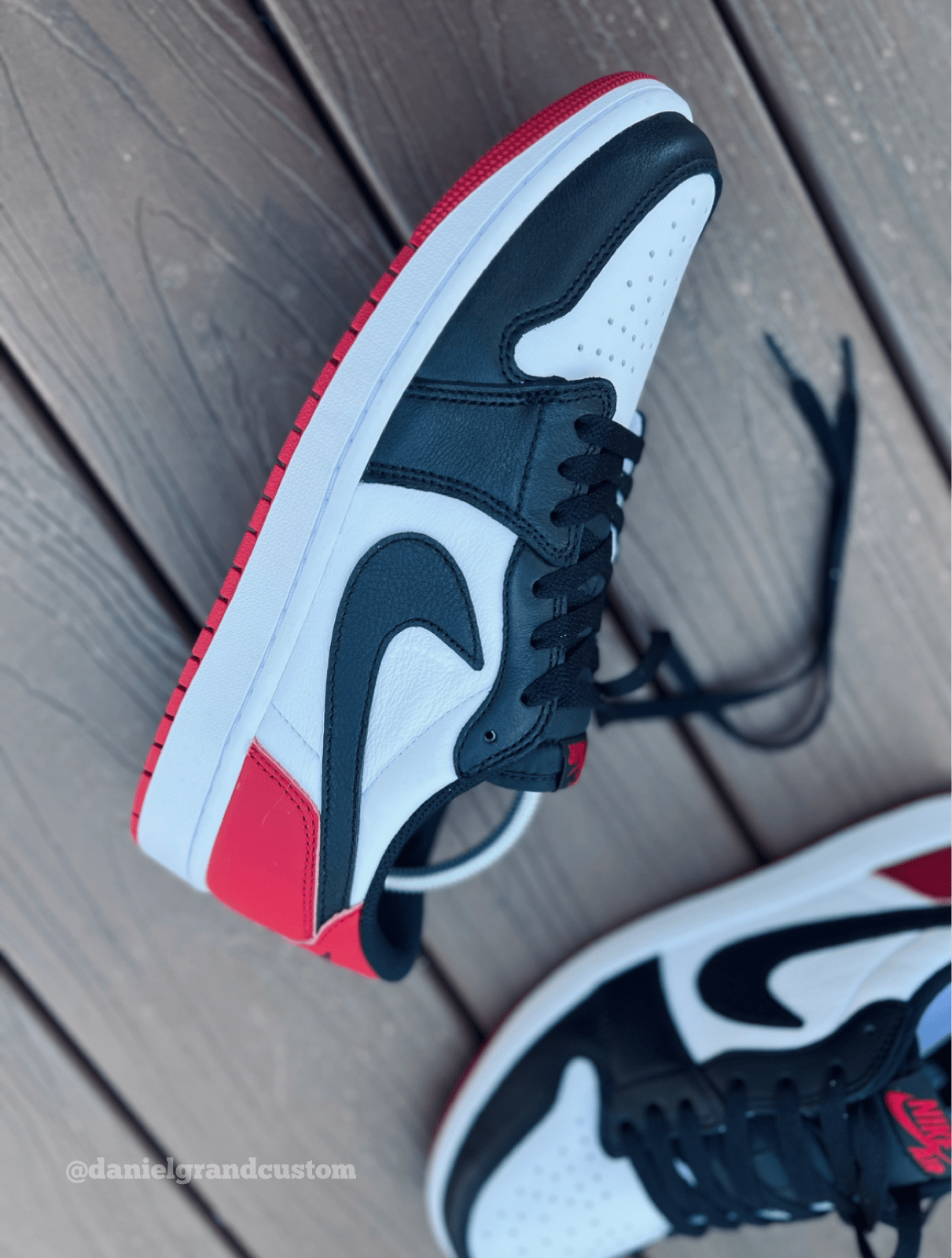 aj1 swoosh