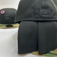Image 3 of New Era 59Fifty Black W.Camo Astros *Pin included 