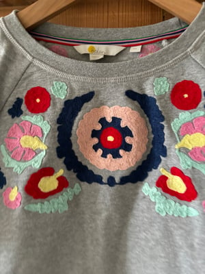 Boden embroidered jumper size XS