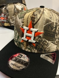 Image 2 of New Era 9Fifty A-Frame Pre-Curved GLOW snapback