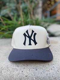 Image 1 of Yankee “ Never Lose” SnapBackHut Cream Grey Brim