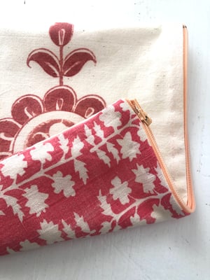 Image of Les Indiennes Big Red Daisy