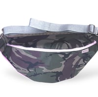 Image 1 of Large camouflage waterproof bumbag with pale pink zip