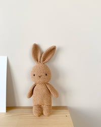 Image 5 of DOUDOU CROCHETÉ lapin beige