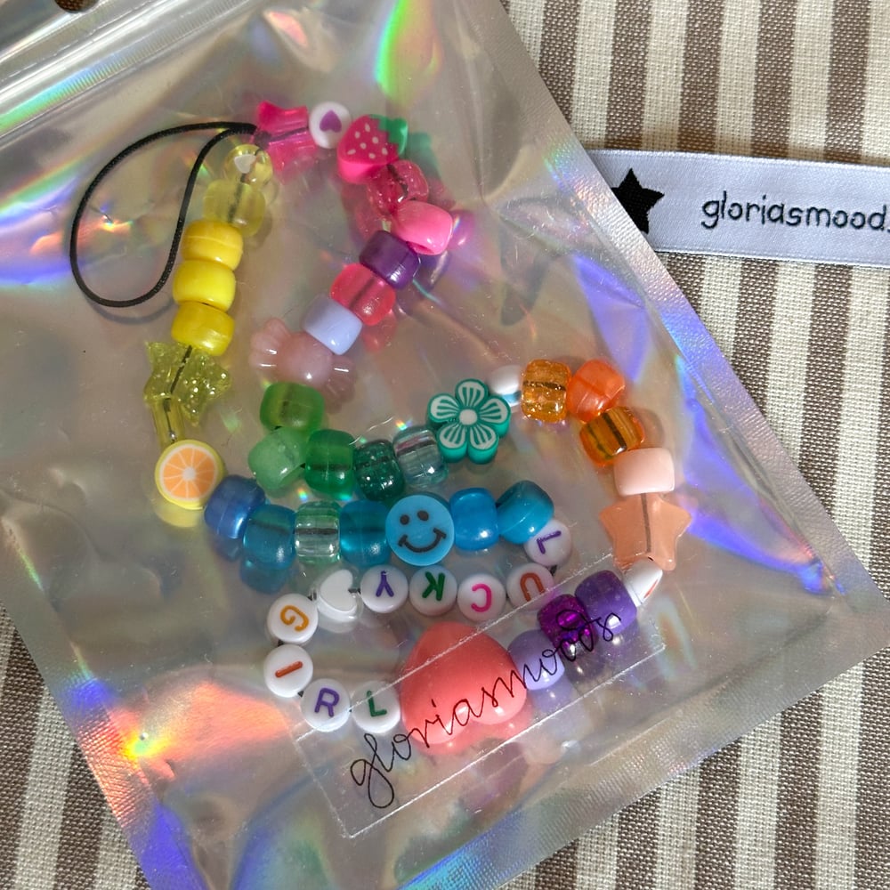 Image of PHONE BEADS LUCKY GIRL