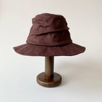 Image 2 of Kumi hat chocolate