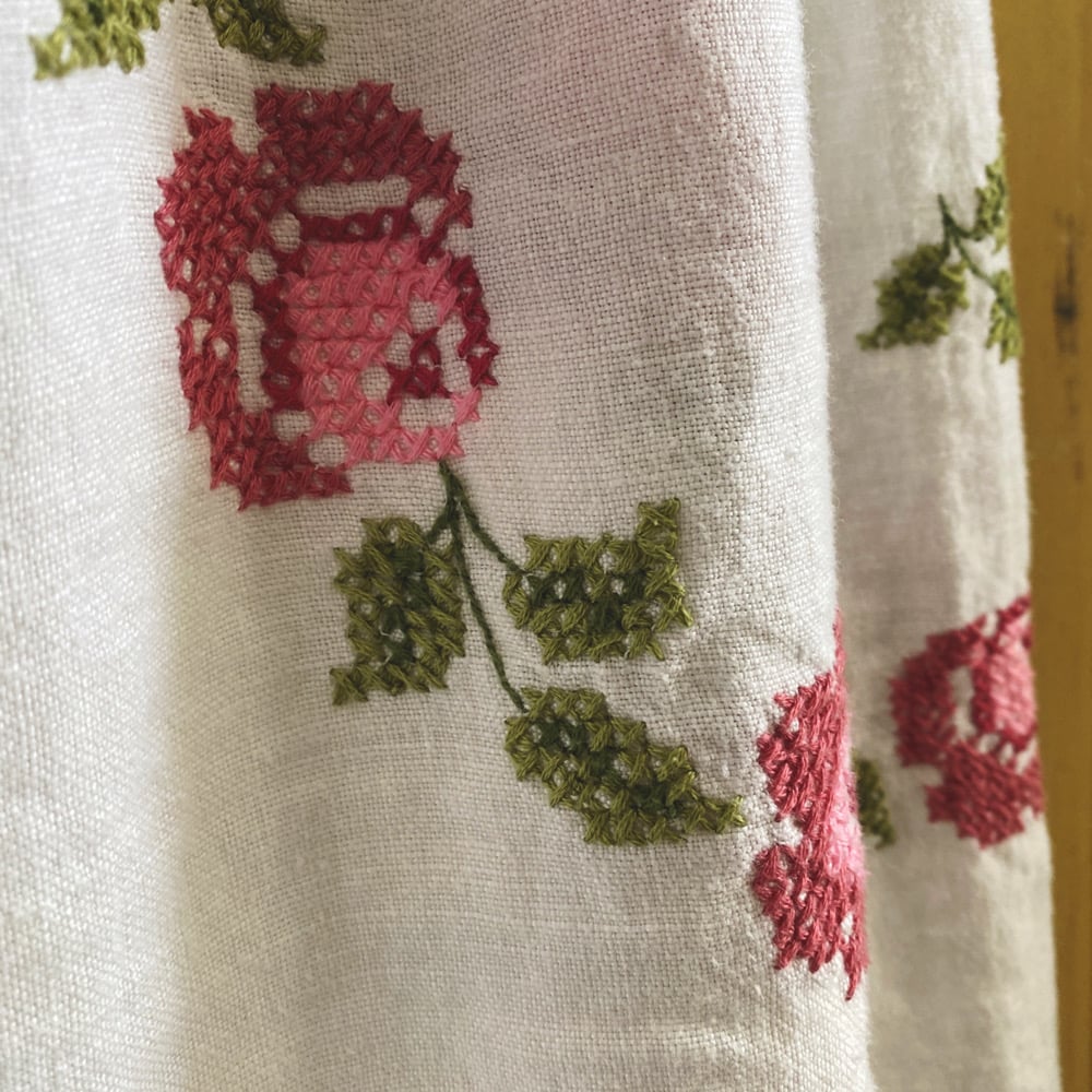 Image of Rose on the Hips Linen Tablecloth Granny Pants