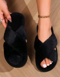 Image 3 of Women's Comfortable Fuzzy Slippers 