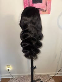 Image 1 of 20 inch body wave wig