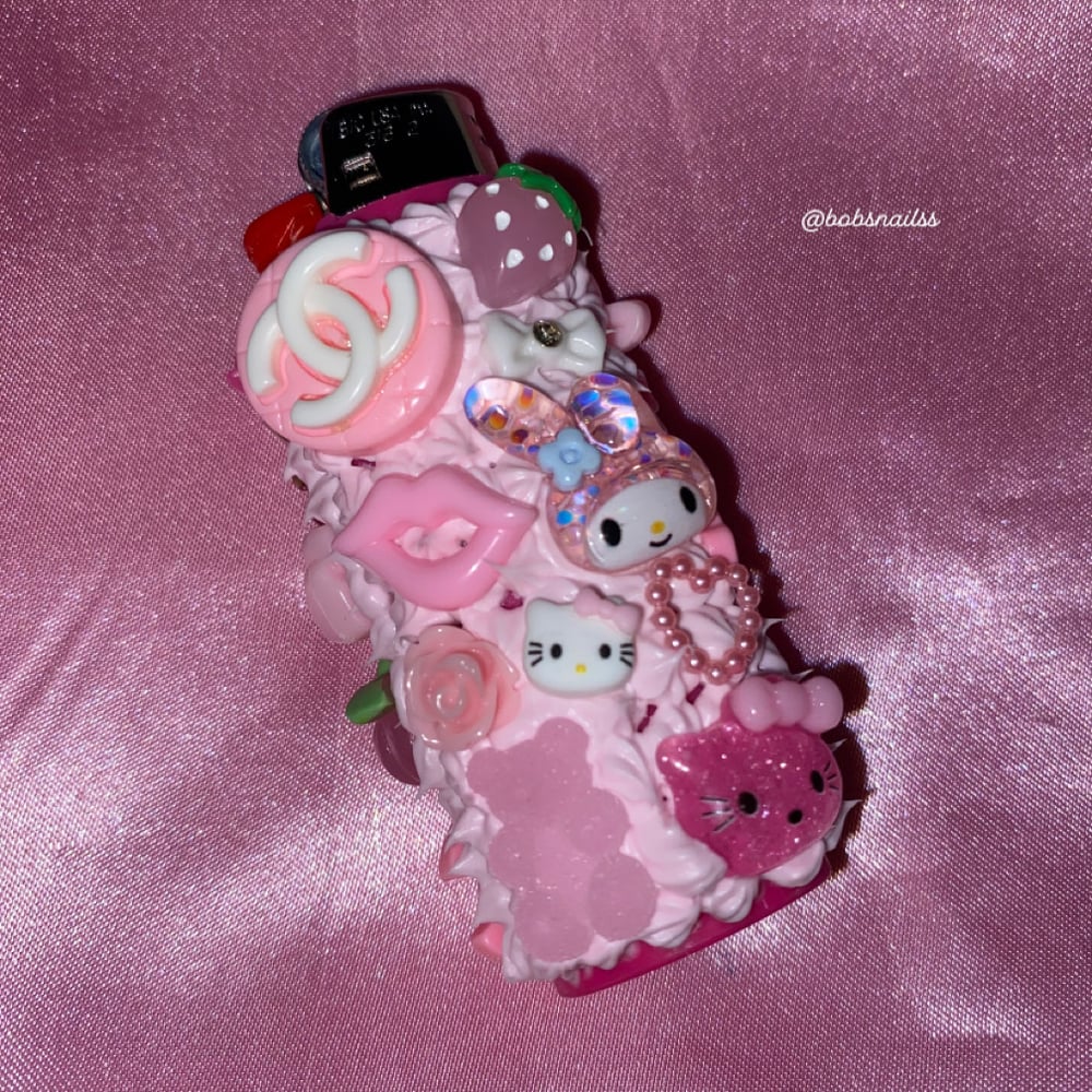 Image of Baby Pink Decoden Lighter 