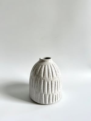 Image of White vase 
