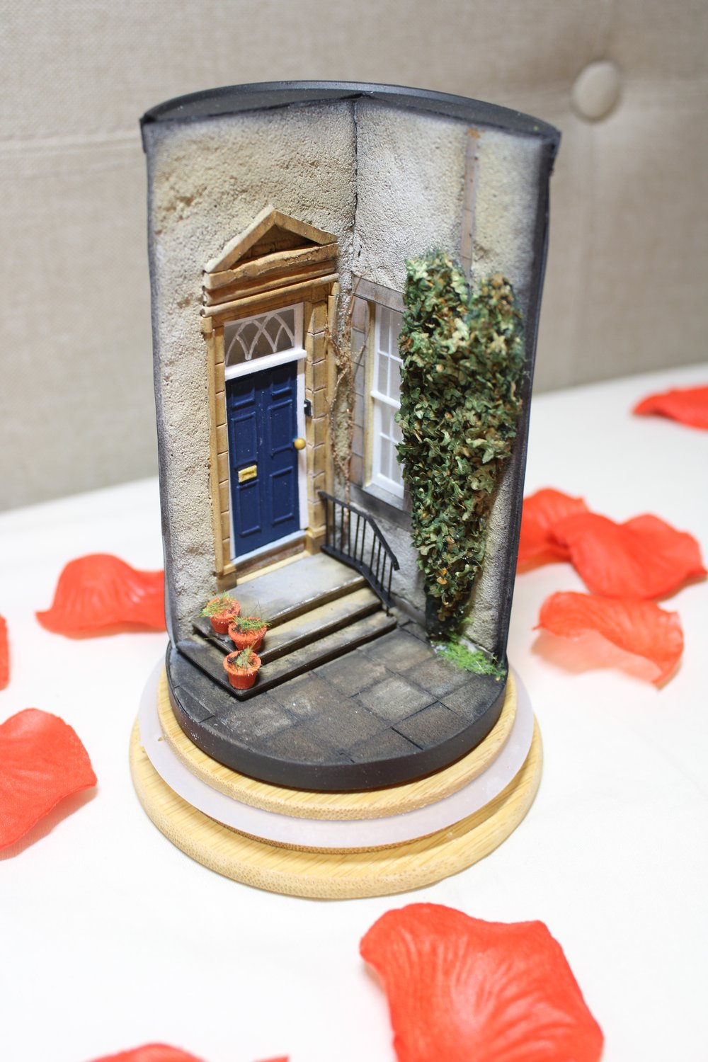 Image of Diorama Art Piece Romantic doorway with heart ivy Jar Time Capsule